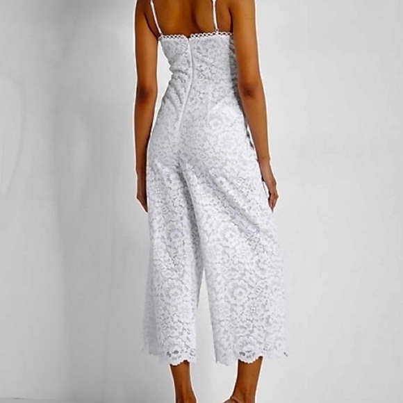 Size XS express white eyelet capri length jumpsuit. Worn once, great condition - Picture 7 of 7